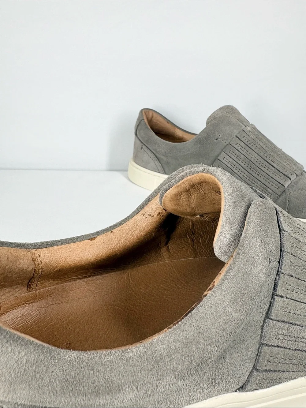 Frye Ivy Gore Slip-On Sneakers in Gray Suede and Leather. Size 8. Pleated Detail